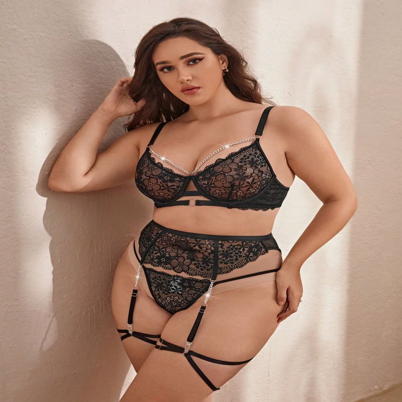 Plus Size Black Lace Underwear Set
