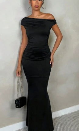 Elegant Oblique Shoulder One Off-Shoulder Front Pleated Slim Long Skirt Wavy Texture