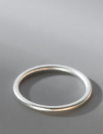 Simple Glossy Frosted Ring Design