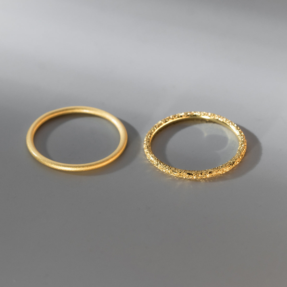 Simple Glossy Frosted Ring Design