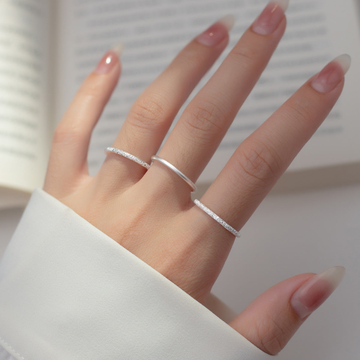 Simple Glossy Frosted Ring Design