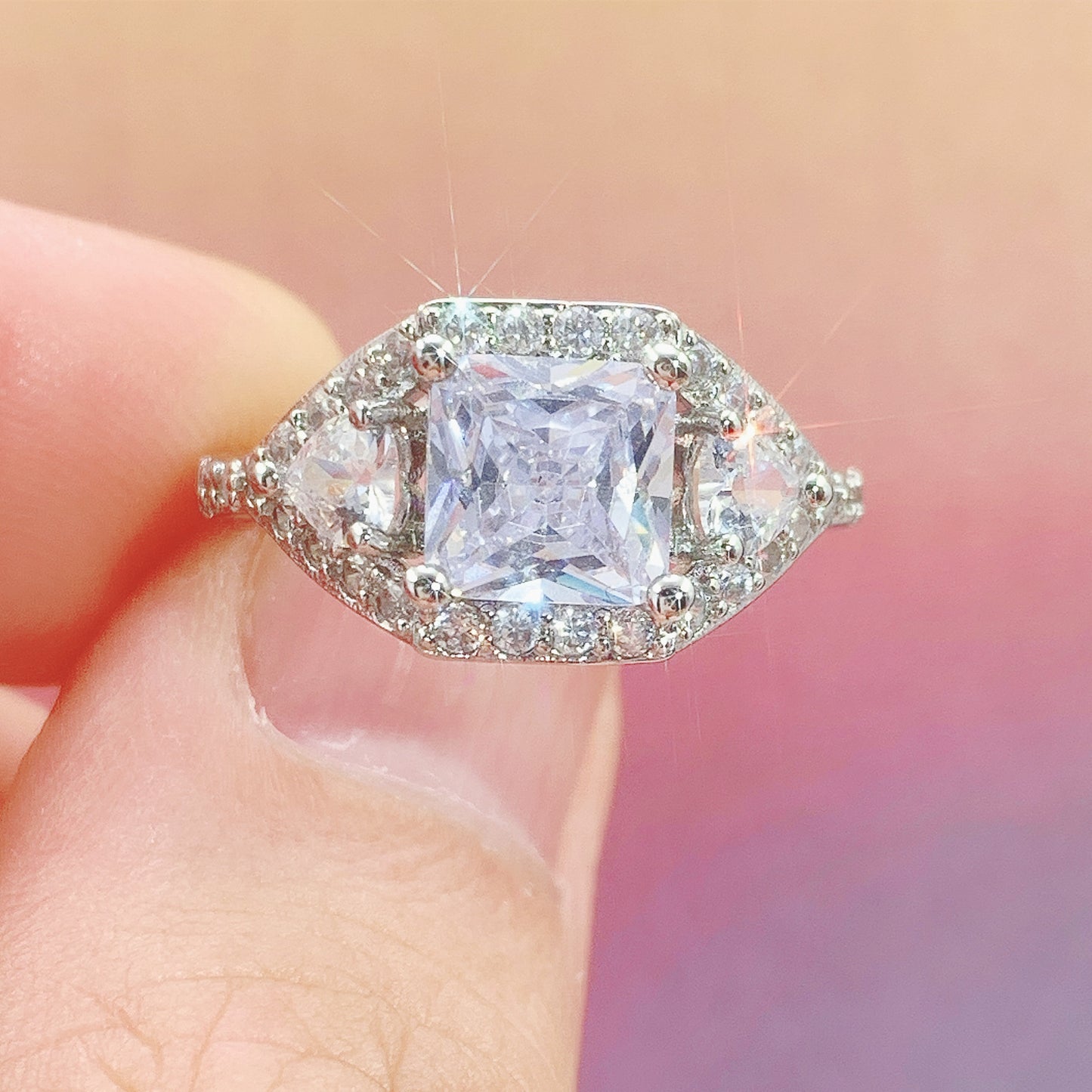 Round-Arm Full Diamond Inlaid Zircon Ring