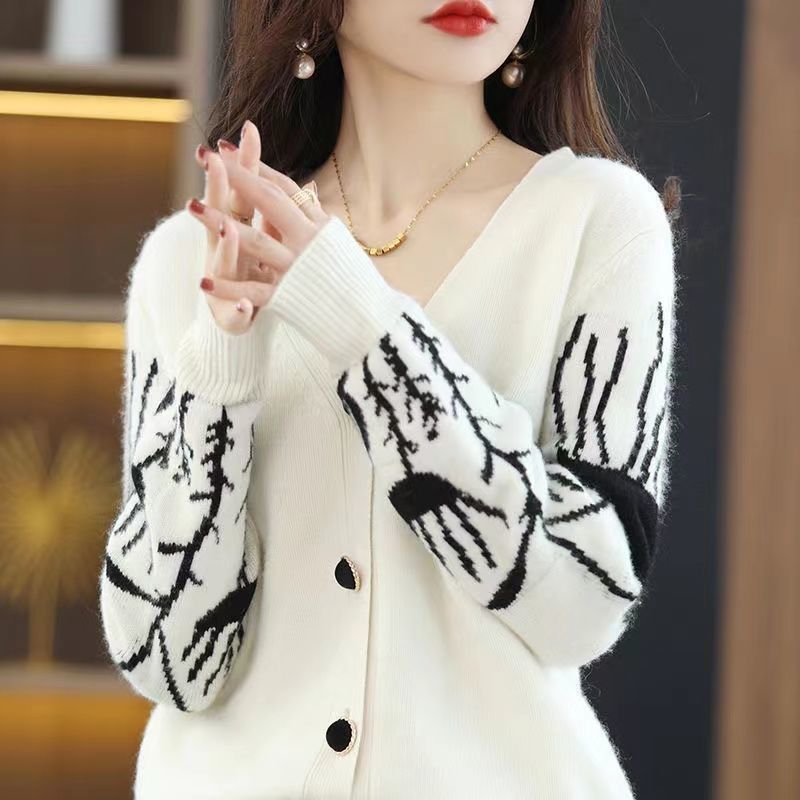 Mori Style V-neck Cardigan Black And White