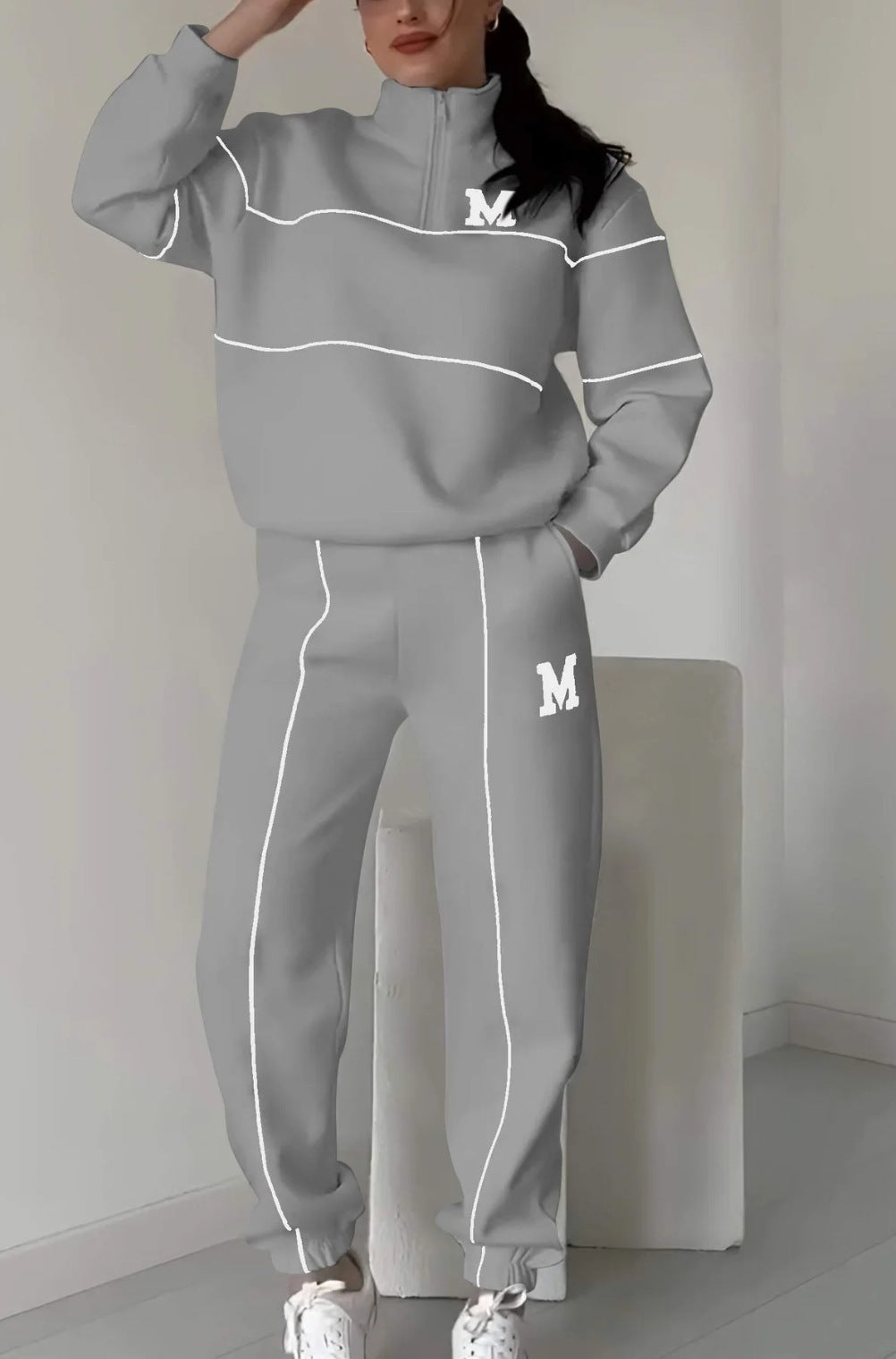 2 Piece Sweatsuit Outfit - Hoodless Pullover Sweatshirt and Baggy Fashion Sweatpants With Pockets