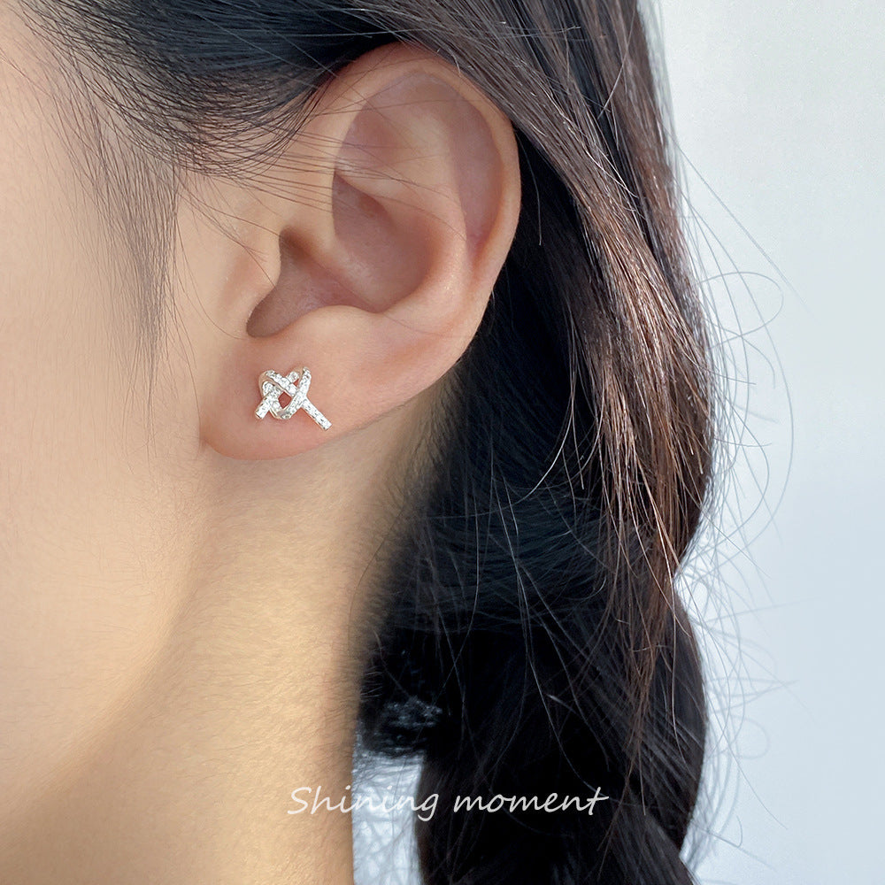 Delicate Bead-set Diamond Bends And Hitches Ear Studs